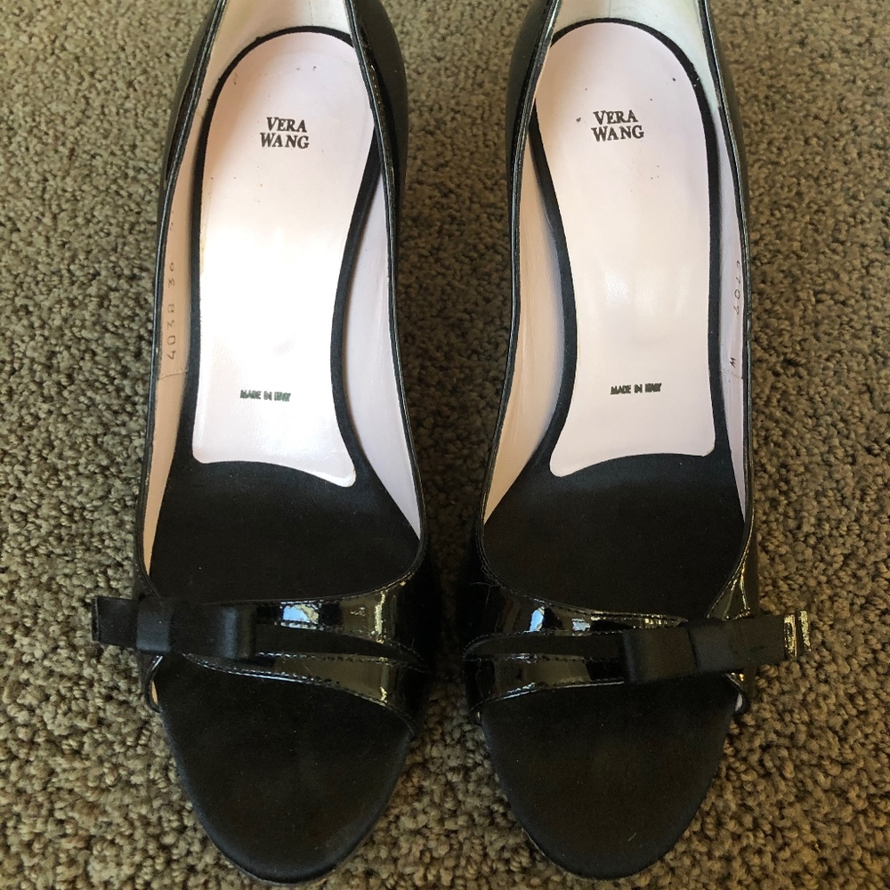 Vera Wang black heel